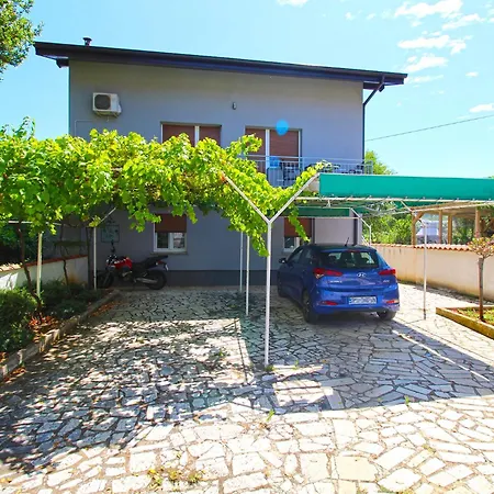 2347 Pula