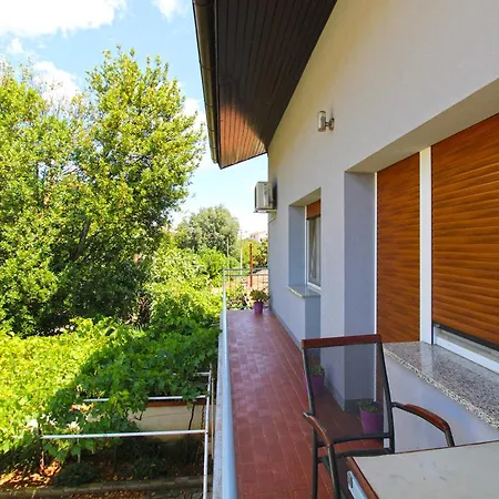2347 Apartament *